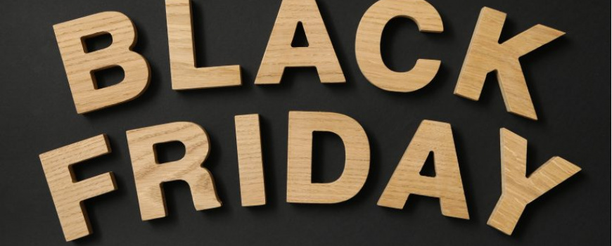 blog image text_black_friday_made_of_wooden_letters_on_black_2021_08_31_14_51_57_utc_825x510.jpg
